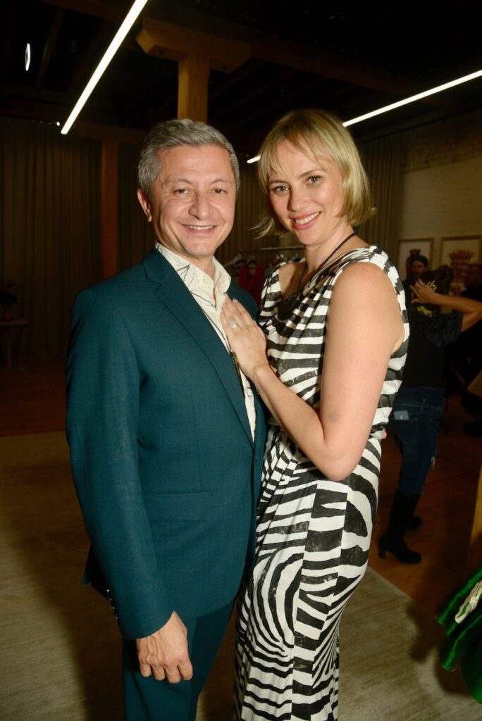 This image has an empty alt attribute; its file name is Lontessa-Private-Event-to-Export-27-of-37-684x1024.jpeg